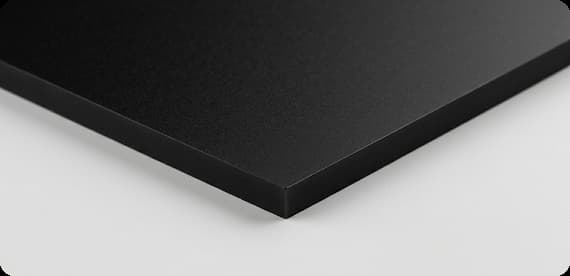 Lámina de plástico PVC negro mate: material ligero y versátil para la fabricación de letras corpóreas y soluciones de interior