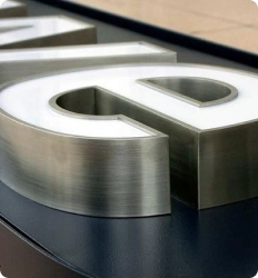 Fabricacion letras de acero en Barcelona