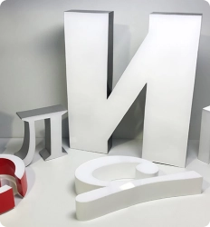 Fabricacion letras de metacrilato en Barcelona