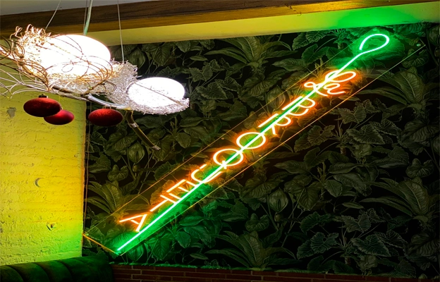 Neon con tu logotipo con mejor precio en Barcelona. Entrega por toda España
