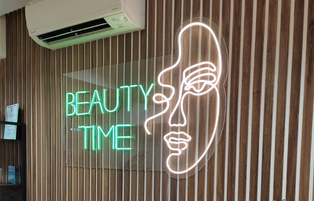 Crear neon personalizado en España rapido y barato. Entrega por toda España