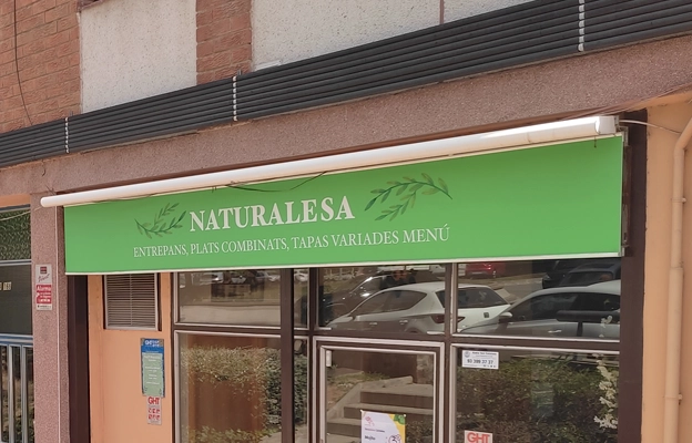 Cartel exterior de pvc 5 mm para restaurante en Barcelona