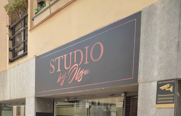 Rotulo exterior con diseño expectacual para salon de belleza