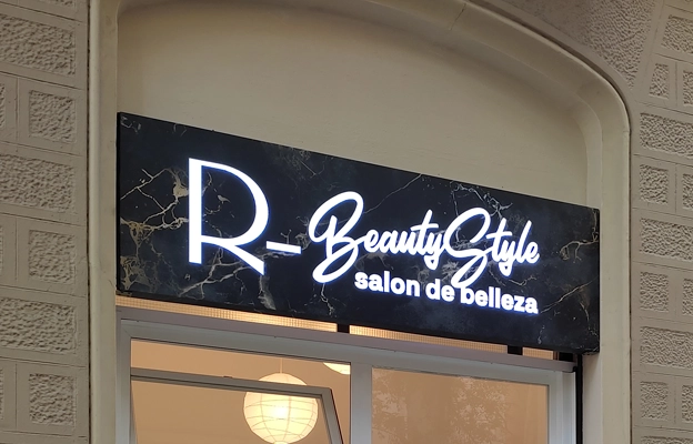 Pedir rotulo de bandeja calada limunosa en Barcelona. Rapida fabricacion con entrega por toda España