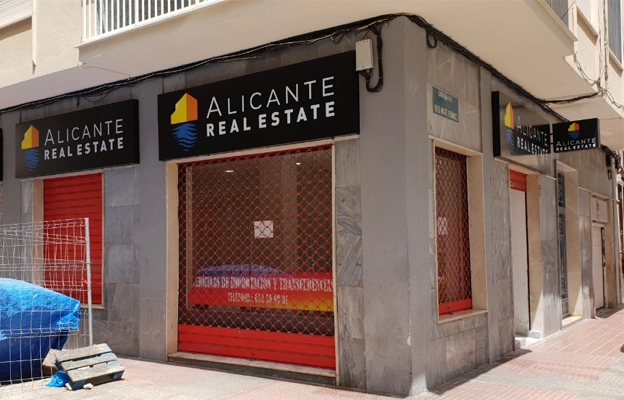 Letreros exteriores para agencias inmobiliarias. Produccion rapida en Barcelona