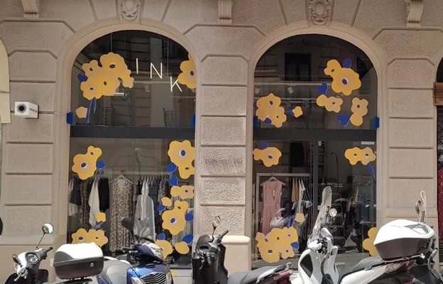 Pegatinas de vinilo impreso para tiendas y oficinas. Impresión y laminacion en Barcelona