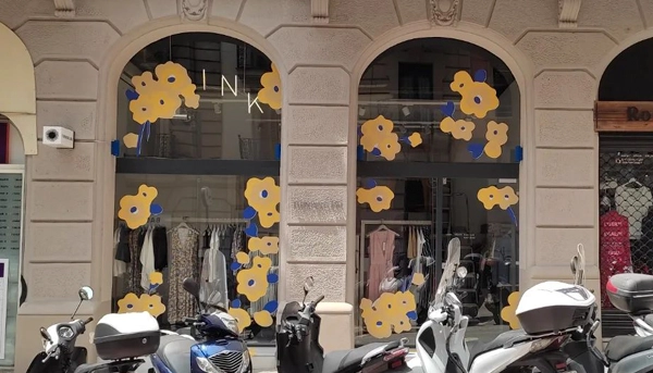 Vinilo de corte y colocacion escaparates y tiendas en Barcelona
