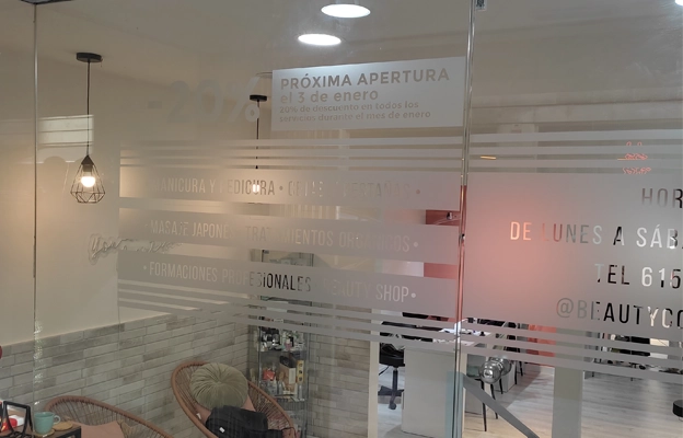 Vinilo adhesivo con efecto ácido para cristales y vitrinas. Hacer pedido